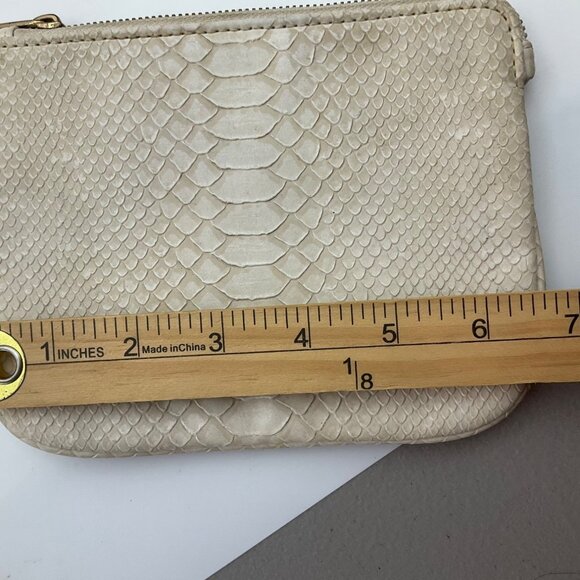 Kendra Scott Beige Snake-Embossed Leather Wristlet Purse Detachable Strap - Picture 7 of 11